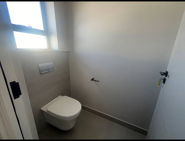 3 BEDROOM HOUSE FOR SALE IN SANDOWN